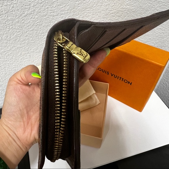 <LOWEST PRICE>100% AUTH Louis Vuitton Damier Ebene Compact Zip Wallet - Picture 4 of 13